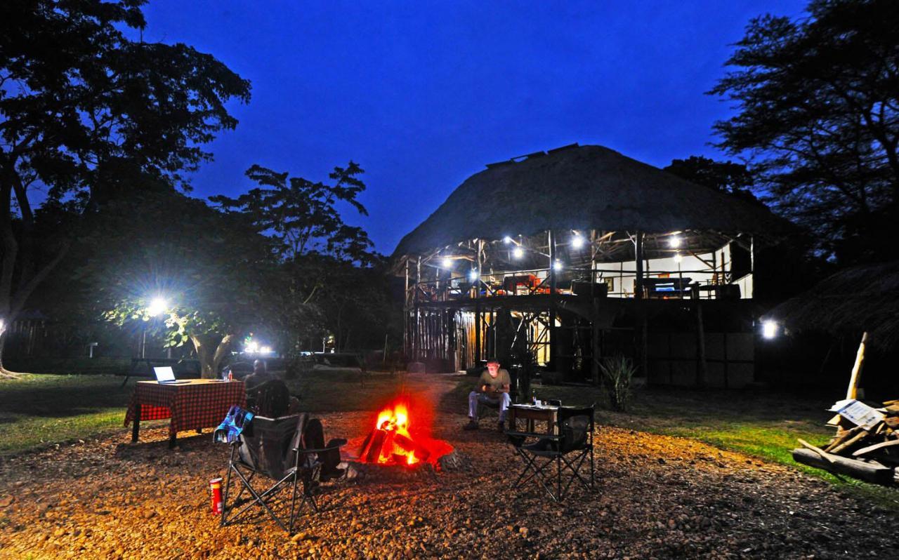 Bullbush River Camp Kihihi Esterno foto