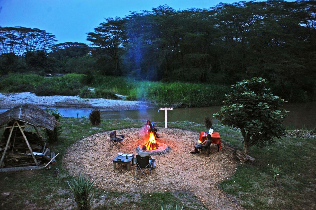 Bullbush River Camp Kihihi Esterno foto